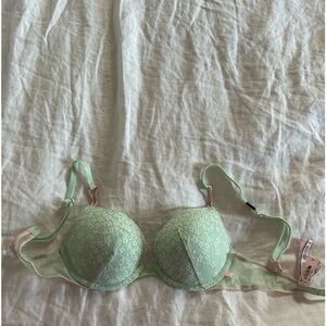 NWT VICTORIAS SECRET BRA